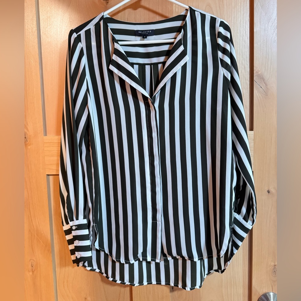 Elegant Vertical Striped Blouse in Black and White
